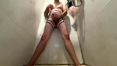 Snapshot of puffnplayla420 chatting on October 10, 5:45 pm puffnplayla420 online show from October 10, 5:45 pm