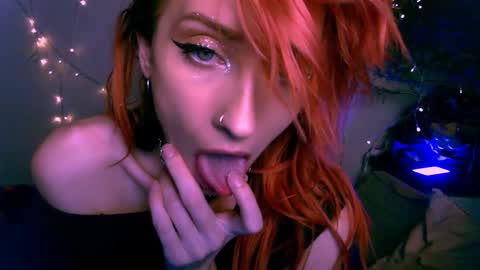 Snapshot of pufpufog chatting on December 23, 5:11 pm EsteticHouse online show from December 23, 5:11 pm