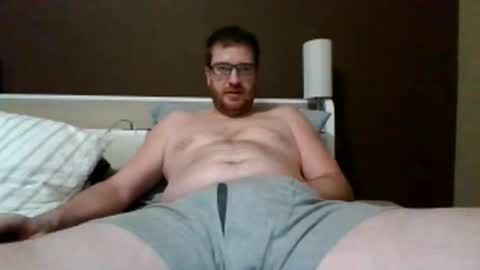 Snapshot of pullmywiener chatting on February 12, 3:34 am pullmywiener online show from February 12, 3:34 am