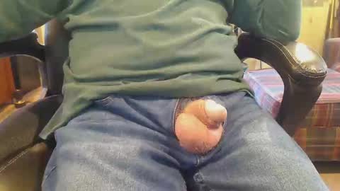 pulltoy1 online show from February 23, 5:21 pm