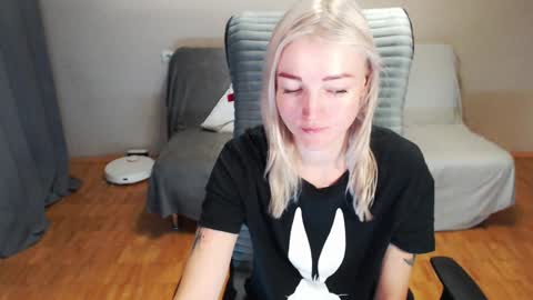 Polly online show from December 17, 3:34 am