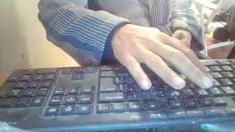 Snapshot of pup_y chatting on February 1, 8:24 am pup_y online show from February 1, 8:24 am