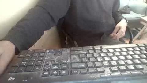 Snapshot of pup_y chatting on February 6, 11:24 am pup_y online show from February 6, 11:24 am