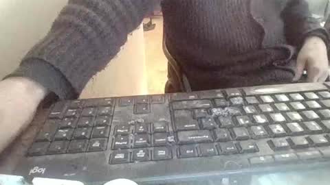 Snapshot of pup_y chatting on February 8, 9:13 am pup_y online show from February 8, 9:13 am