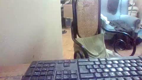 Snapshot of pup_y chatting on February 8, 9:18 pm pup_y online show from February 8, 9:18 pm