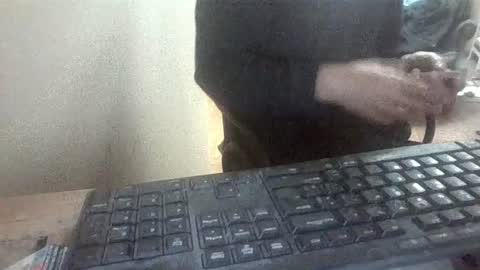 Snapshot of pup_y chatting on February 28, 3:29 am pup_y online show from February 28, 3:29 am