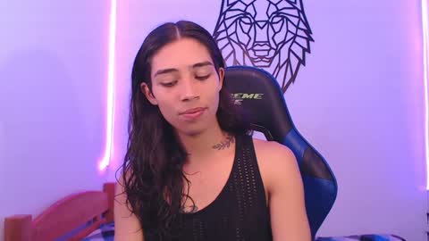 Snapshot of pupi_wolf chatting on December 19, 4:46 pm Cris online show from December 19, 4:46 pm