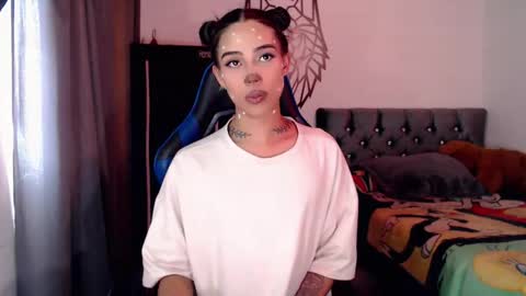 Snapshot of pupi_wolf chatting on October 21, 7:03 pm Cris online show from October 21, 7:03 pm