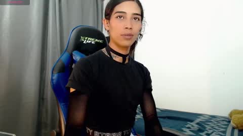 Snapshot of pupi_wolf chatting on February 11, 5:40 pm Cris online show from February 11, 5:40 pm