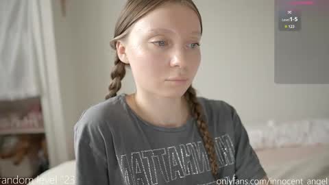 Snapshot of pureangeldolores chatting on October 27, 12:53 pm i dont do shows for free. watching here silently and waiting for me to start showing you something for free is useless online show from October 27, 12:53 pm