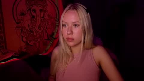 Snapshot of pureeangel chatting on February 24, 7:23 pm Megan online show from February 24, 7:23 pm