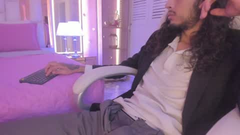 Experienced guys  online show from July 9, 8:35 pm