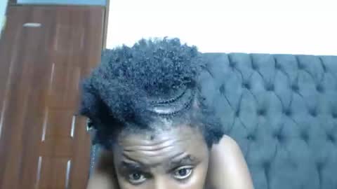Snapshot of pussie_tightte chatting on February 19, 10:28 pm pussie_tightte online show from February 19, 10:28 pm
