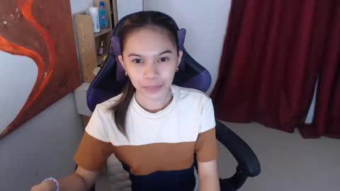 Snapshot of pussiswet_xx chatting on June 5, 12:11 pm jessy online show from June 5, 12:11 pm