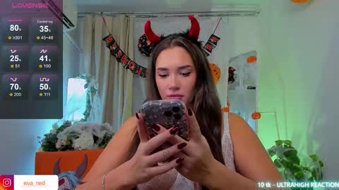 Eva  please thumbs up me  online show from October 28, 1:58 pm