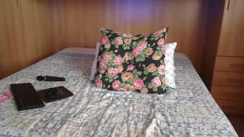 Mary online show from February 6, 12:37 pm