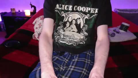 Snapshot of pussylover2182 chatting on February 2, 8:35 am pussylover2182 online show from February 2, 8:35 am