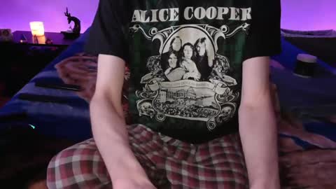 Snapshot of pussylover2182 chatting on February 10, 6:09 am pussylover2182 online show from February 10, 6:09 am