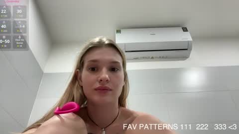 Snapshot of pussymoneywet chatting on July 14, 2:05 am Lina online show from July 14, 2:05 am