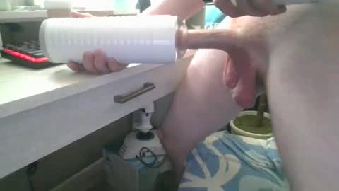 Snapshot of pussypounder420690 chatting on June 19, 9:29 pm pussypounder420690 online show from June 19, 9:29 pm