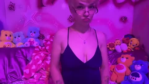 Snapshot of pvnkpixie chatting on September 17, 8:05 am pvnkpixie online show from September 17, 8:05 am