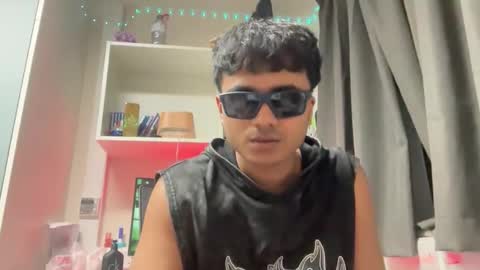 Snapshot of qosmo123 chatting on March 31, 2:35 am qosmo123 online show from March 31, 2:35 am