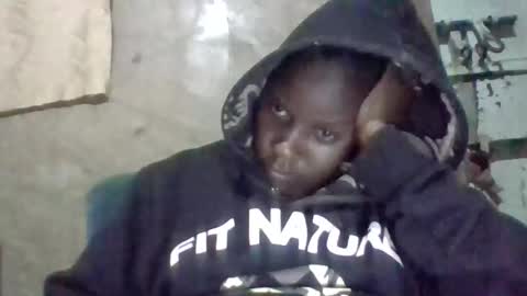 Snapshot of queen014 chatting on November 12, 2:12 am queen014 online show from November 12, 2:12 am