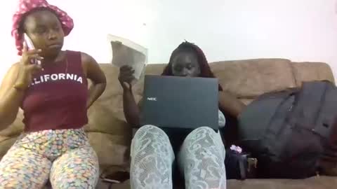 Snapshot of queen014 chatting on January 11, 9:14 am queen014 online show from January 11, 9:14 am