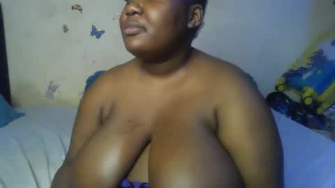 queen2034 online show from March 5, 8:32 am