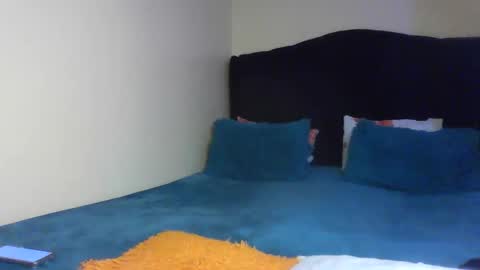 queen2034 online show from March 12, 7:36 am