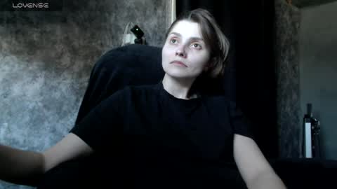 Lola online show from March 31, 12:05 pm