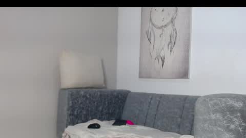 Snapshot of queen_adhara chatting on May 19, 12:55 pm ANTONELLA online show from May 19, 12:55 pm