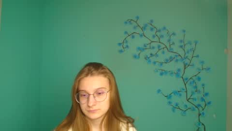 Amelie online show from March 8, 12:09 pm