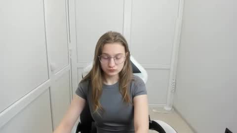 Amelie online show from March 28, 8:14 am