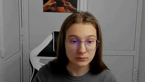 Amelie online show from April 2, 7:06 am