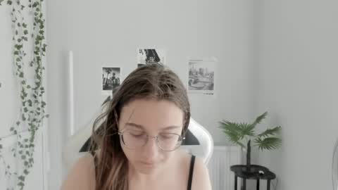 Amelie online show from June 26, 8:30 am