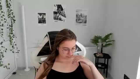 Amelie online show from July 17, 7:04 am