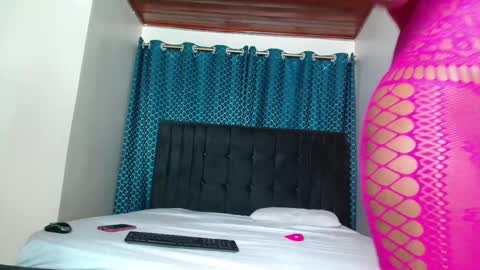 Queen armani online show from February 28, 11:56 pm