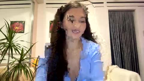 Snapshot of queen_chatur chatting on February 3, 7:00 pm Viktoria online show from February 3, 7:00 pm