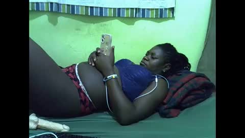 queen_diva01 online show from April 16, 9:39 pm