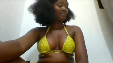 Snapshot of queen_diveer chatting on October 9, 7:01 pm queen_diveer online show from October 9, 7:01 pm