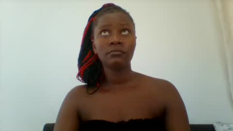 Snapshot of queen_diveer chatting on October 25, 9:50 am queen_diveer online show from October 25, 9:50 am
