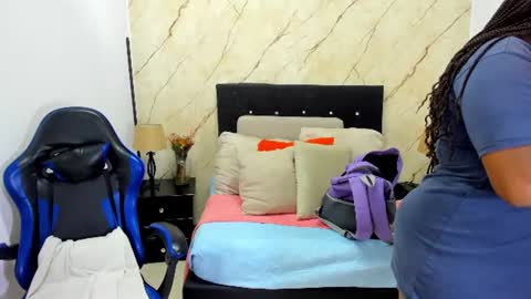 Snapshot of queen_ebony_69 chatting on July 29, 3:15 am Queen online show from July 29, 3:15 am