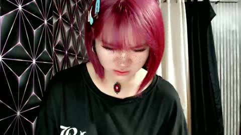 Snapshot of queen_elicktra chatting on June 28, 11:22 pm JOY online show from June 28, 11:22 pm