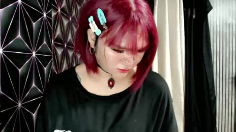Snapshot of queen_elicktra chatting on July 2, 3:23 am JOY online show from July 2, 3:23 am