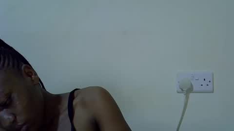 Snapshot of queen_fantacy chatting on February 24, 12:58 pm queen_fantacy online show from February 24, 12:58 pm