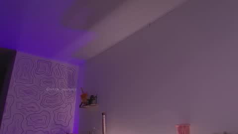 Snapshot of queen_gummy chatting on March 3, 12:50 am saloo online show from March 3, 12:50 am