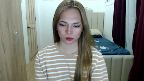 Snapshot of queen_heart0 chatting on May 19, 11:55 pm shawny online show from May 19, 11:55 pm