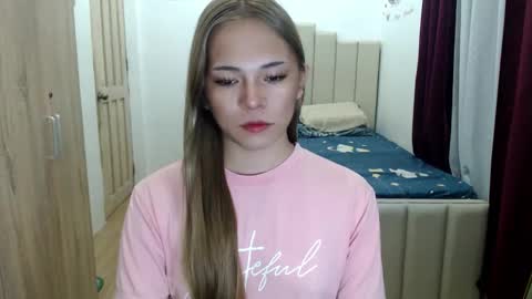 Snapshot of queen_heart0 chatting on June 5, 2:07 am shawny online show from June 5, 2:07 am