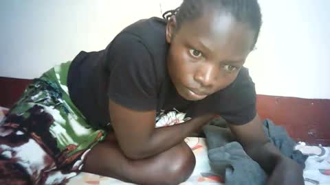 Snapshot of queen_joan chatting on February 2, 10:13 am queen_joan online show from February 2, 10:13 am